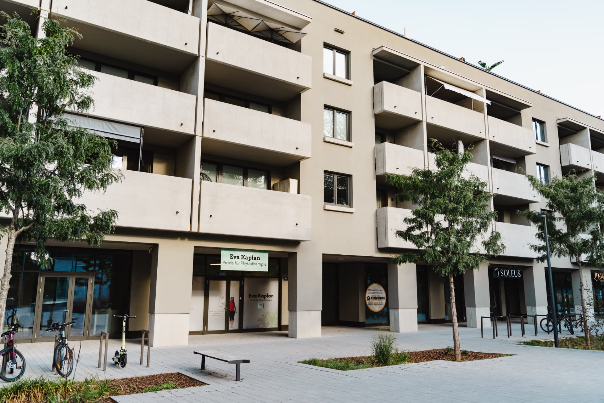Außenansicht des Gebäudes in der Magazingasse 11D mit der Praxis im Erdgeschoss