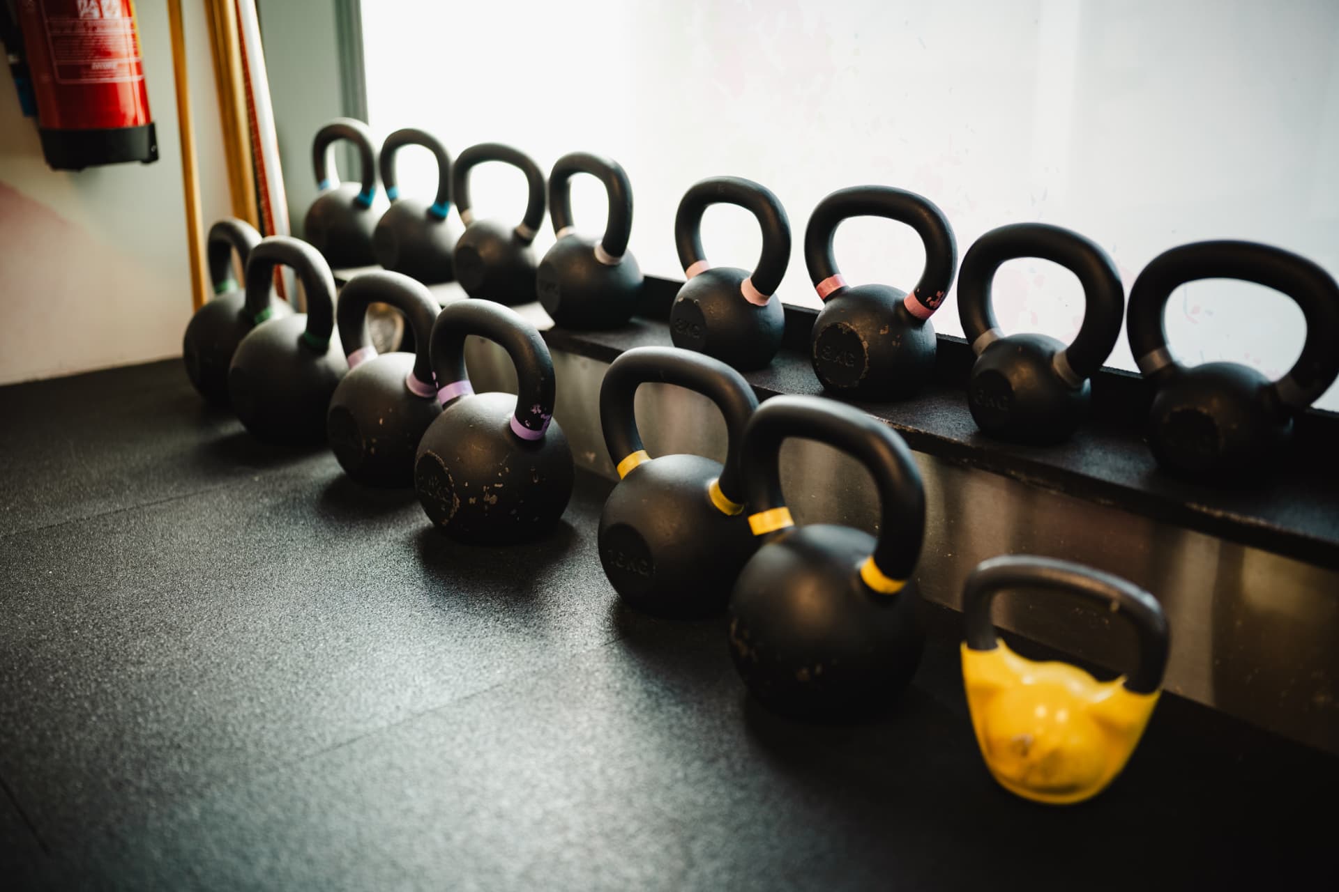 Kettlebells in verschiedenen Gewichten